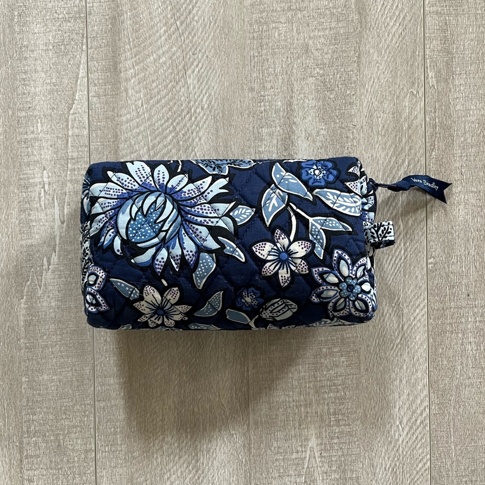 vera bradley cosmetic bag